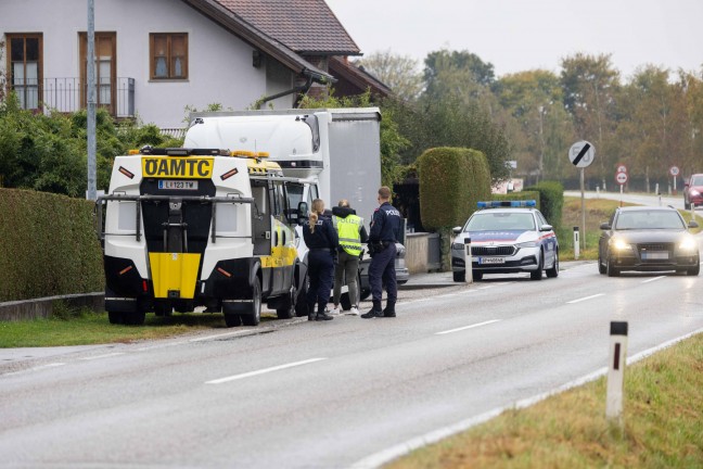 35 Personen: Polizeieinsatz nach Schlepperaufgriff in Braunau am Inn