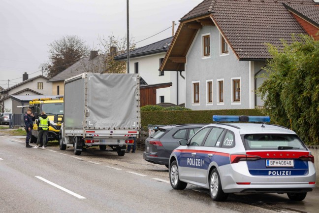 35 Personen: Polizeieinsatz nach Schlepperaufgriff in Braunau am Inn