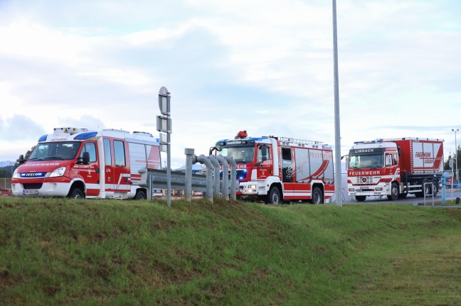 Sechs Feuerwehren bei Brand bei einem Unternehmen in Laakirchen im Einsatz