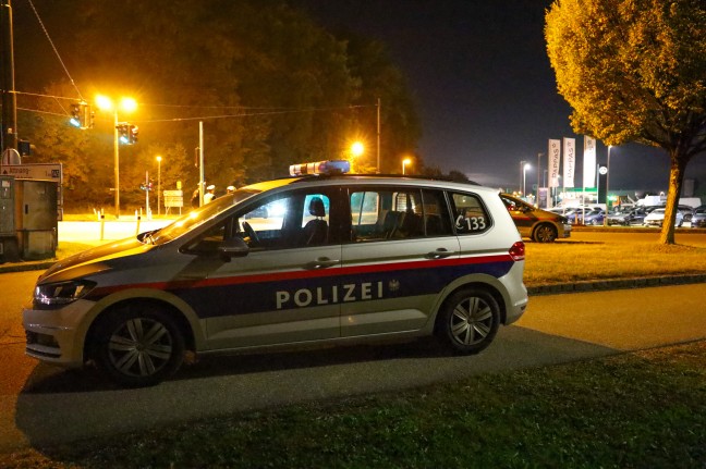 Kreuzungsunfall zwischen zwei PKW auf Salzkammergut Strae bei Regau endet glimpflich