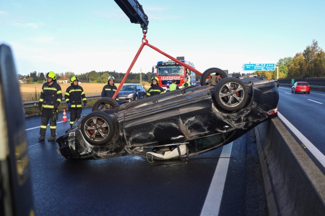 Autoberschlag auf Pyhrnautobahn bei Ried im Traunkreis fordert zwei Verletzte