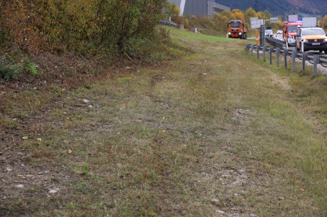 Auto gegen Verkehrsleiteinrichtungen: Unfall auf Pyhrnautobahn bei Spital am Pyhrn endet glimpflich