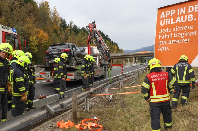 Auto gegen Verkehrsleiteinrichtungen: Unfall auf Pyhrnautobahn bei Spital am Pyhrn endet glimpflich