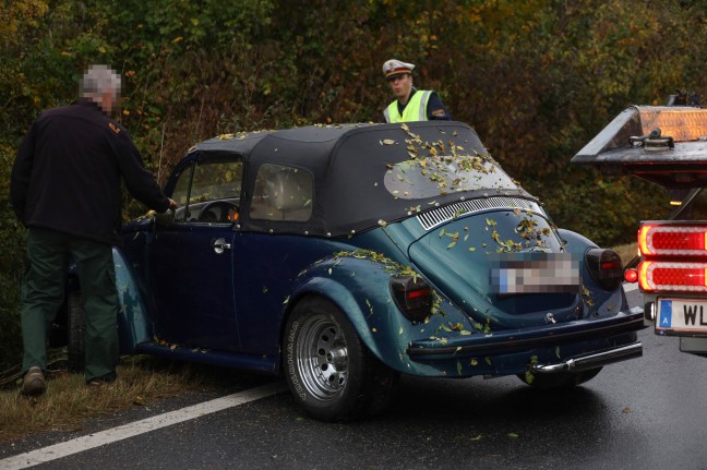 VW-Kfer bei Unfall auf Welser Autobahn in Wels-Neustadt in Bschung gelandet