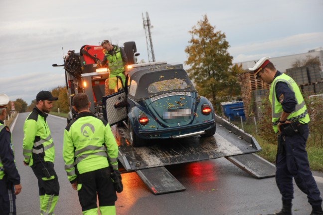 VW-Kfer bei Unfall auf Welser Autobahn in Wels-Neustadt in Bschung gelandet