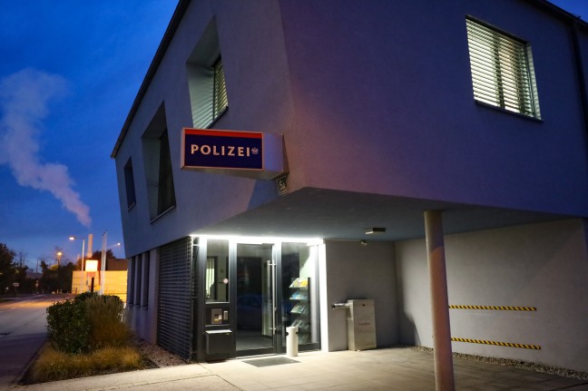 Messerattacke: Frau (60) in einer Wohnung in Laakirchen von Ehemann (66) mit Messer niedergestochen