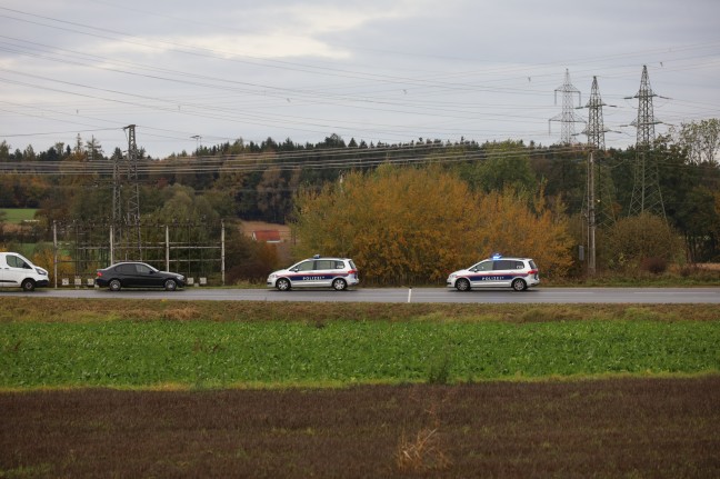 Auto auf Wiener Strae in Edt bei Lambach von Strae abgekommen und im Acker gelandet