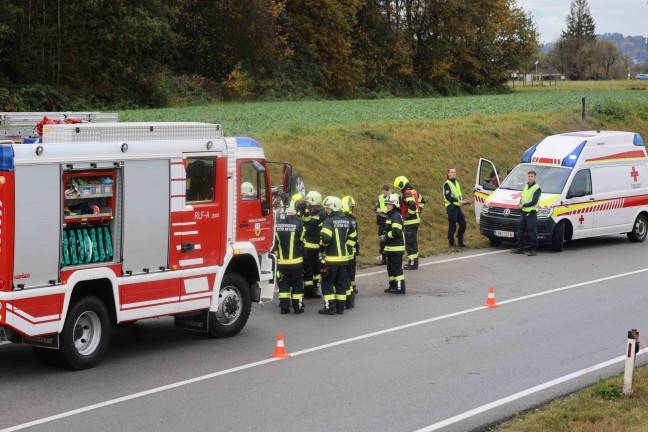 Auto auf Altheimer Strae bei St. Peter am Hart berschlagen