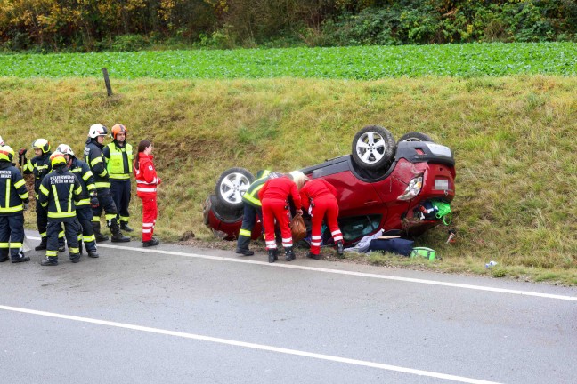 Auto auf Altheimer Strae bei St. Peter am Hart berschlagen