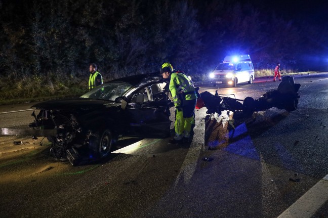 Geisterfahrerunfall: Drei teils Schwerverletzte bei folgenschwerem Crash auf Westautobahn in Pucking