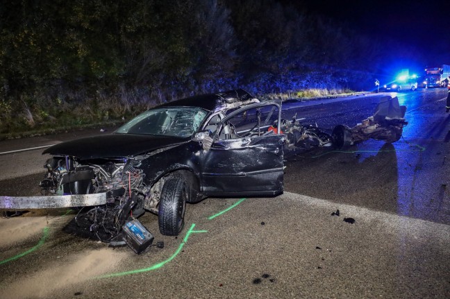 Geisterfahrerunfall: Drei teils Schwerverletzte bei folgenschwerem Crash auf Westautobahn in Pucking