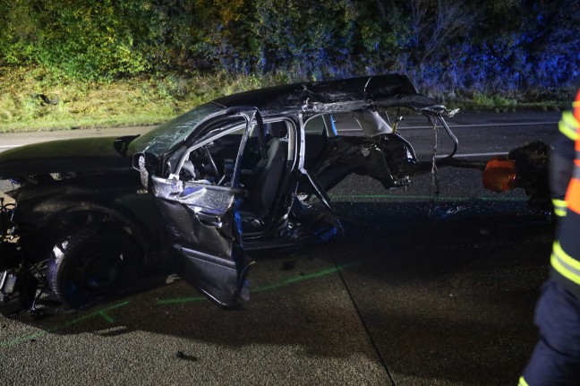 Autolenker (26) erlag nach Horrorunfall auf Westautobahn bei Pucking im Klinikum seinen Verletzungen