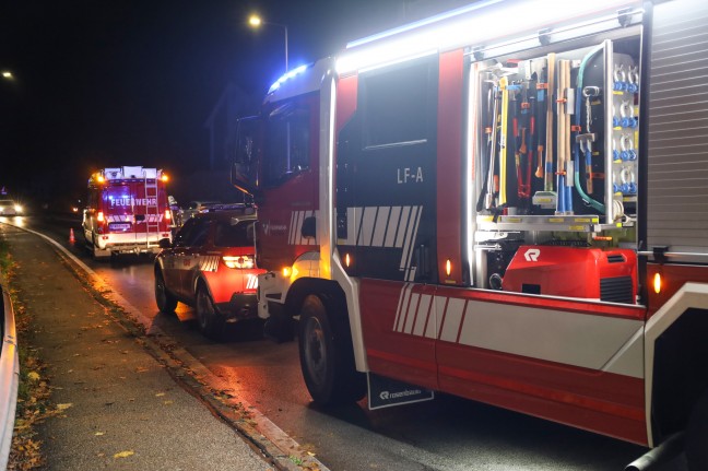 Kreuzungsunfall zwischen zwei PKW auf Pyhrnpass Strae in Thalheim bei Wels