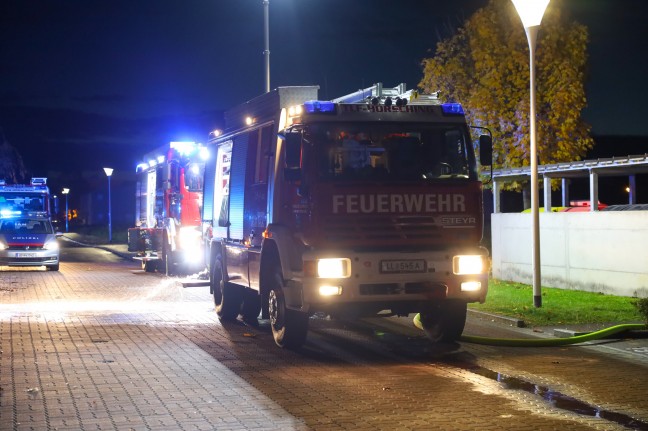 Drei Feuerwehren bei Kchenbrand in einem Mehrparteienwohnhaus in Hrsching im Einsatz