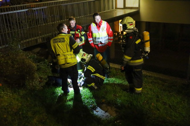 Brandgeruch in Seniorenheim: Lngere Ursachensuche durch Einsatzkrfte der Feuerwehr in Laakirchen