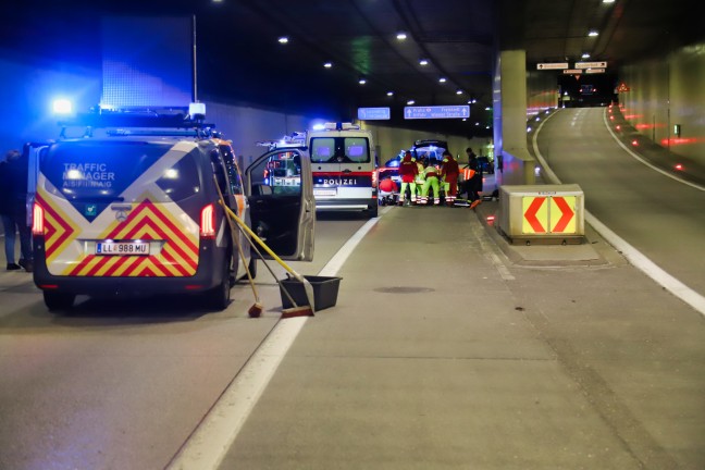 Unfall im Tunnel Bindermichl auf Mhlkreisautobahn in Linz fordert eine schwerverletzte Person