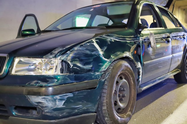 Unfall im Tunnel Bindermichl auf Mhlkreisautobahn in Linz fordert eine schwerverletzte Person