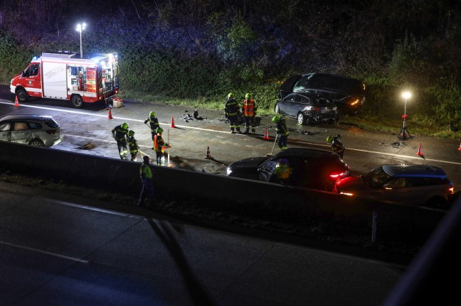 Karambolage mit sieben Autos auf Westautobahn bei Vorchdorf