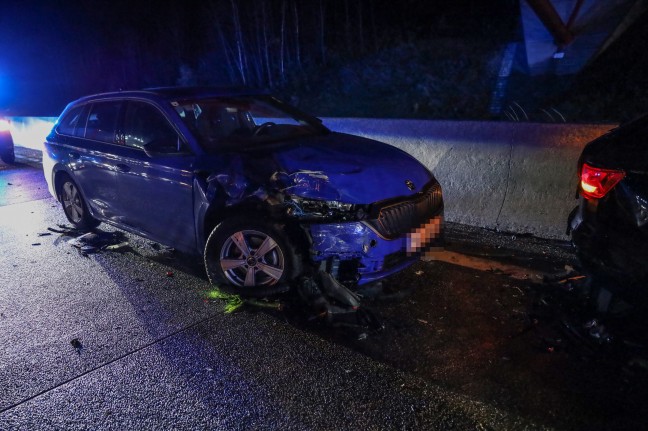 Karambolage mit sieben Autos auf Westautobahn bei Vorchdorf