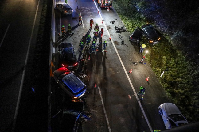 Karambolage mit sieben Autos auf Westautobahn bei Vorchdorf