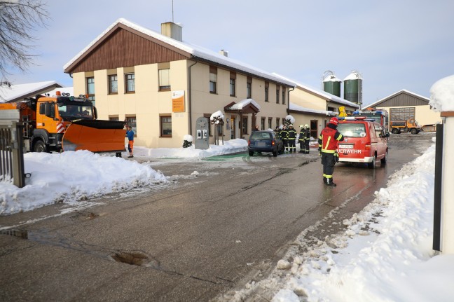 Kleinbrand im Motorraum eines PKW in Wels-Neustadt sorgte fr Einsatz der Feuerwehr