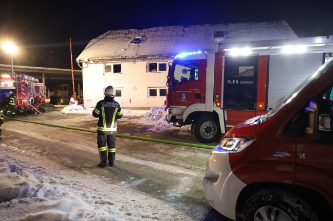 Vier Feuerwehren bei Brand im Heizraum eines Unternehmens in Molln im Einsatz