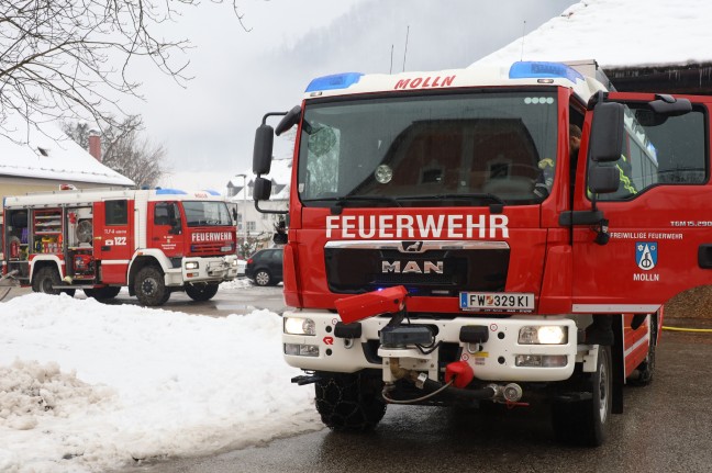 Vier Feuerwehren bei Brand in einem Fernwrme-Hackschnitzellager in Molln im Einsatz