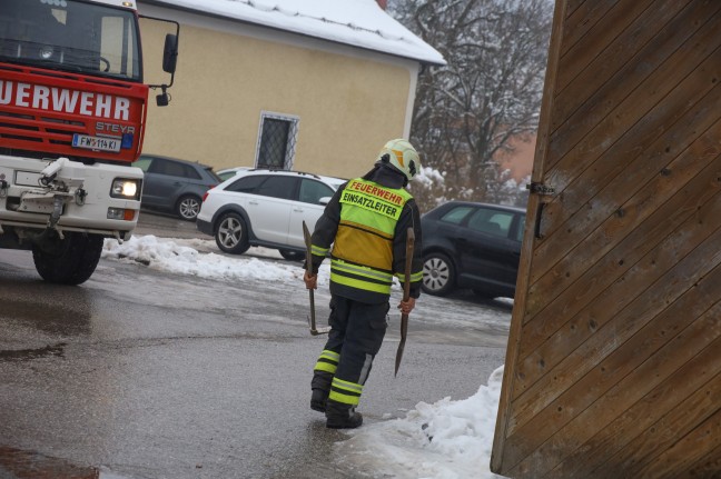 Vier Feuerwehren bei Brand in einem Fernwrme-Hackschnitzellager in Molln im Einsatz