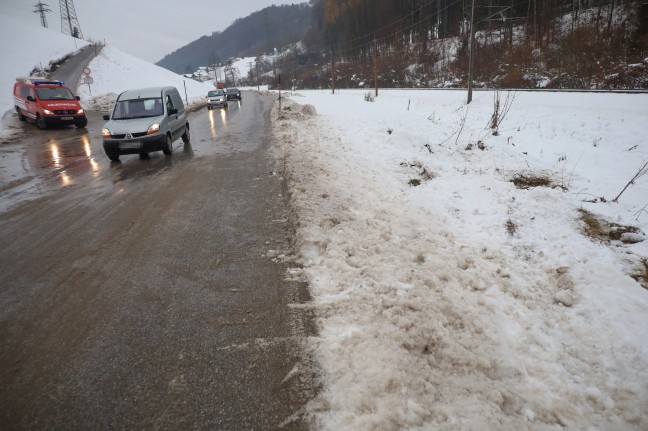 Autoberschlag in Altmnster endet entgegen erster Meldungen zum Glck glimpflich