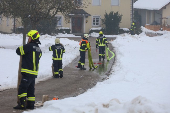 Fnf Feuerwehren bei Brand an einer Hackschnitzelheizung in Taufkirchen an der Trattnach im Einsatz