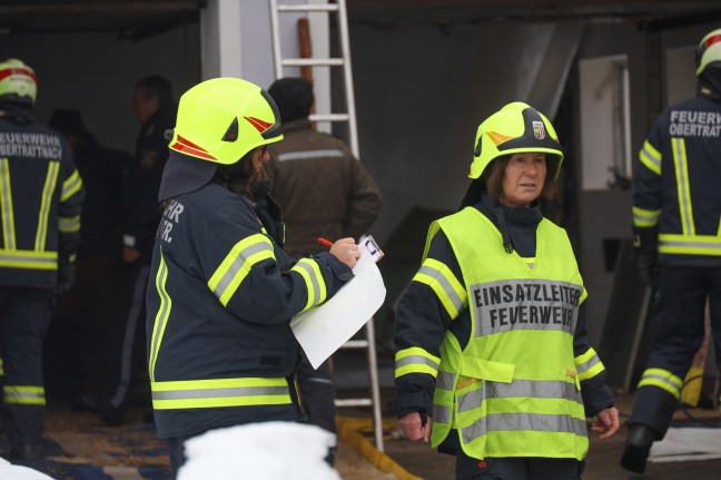 Fnf Feuerwehren bei Brand an einer Hackschnitzelheizung in Taufkirchen an der Trattnach im Einsatz