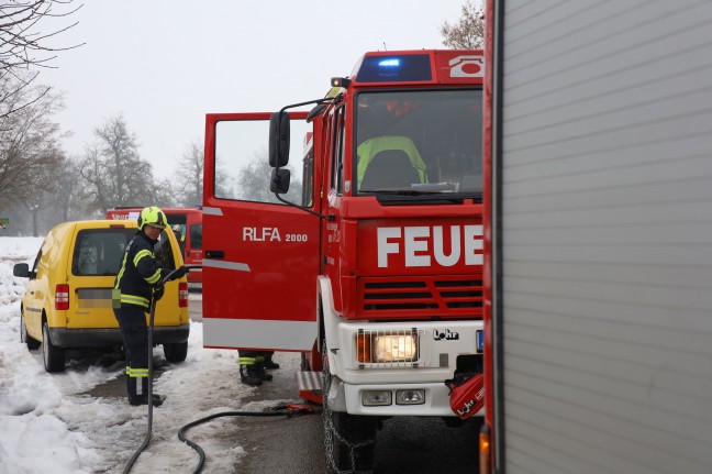 Fnf Feuerwehren bei Brand an einer Hackschnitzelheizung in Taufkirchen an der Trattnach im Einsatz