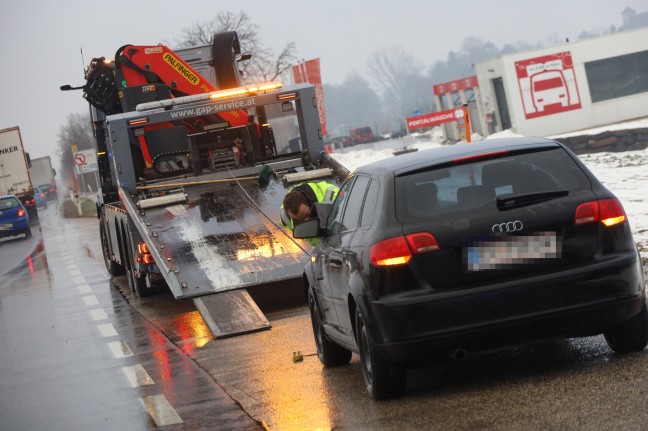 Grerer laustritt nach Auffahrunfall im Frhverkehr auf Wiener Strae bei Marchtrenk