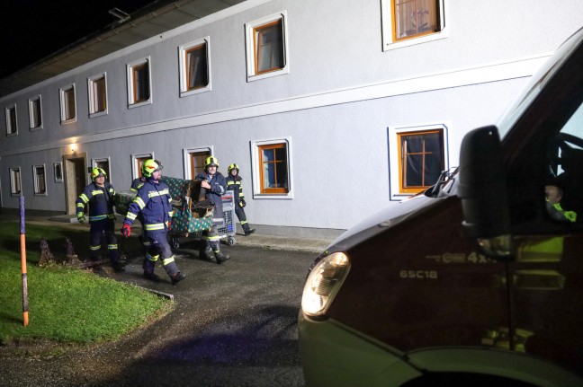 Schlimmeres verhindert: Zimmerbrand auf einem Bauernhof in Aurach am Hongar rechtzeitig entdeckt