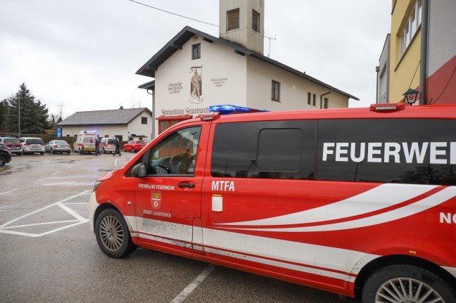 Sechs Feuerwehren bei Kchenbrand in einem Mehrparteienwohnhaus in Laakirchen im Einsatz