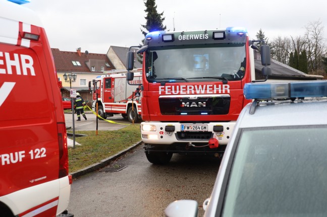 Sechs Feuerwehren bei Kchenbrand in einem Mehrparteienwohnhaus in Laakirchen im Einsatz