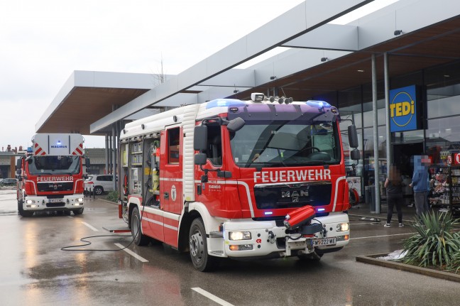 Brand in einer Geschftsfiliale in Wels-Schafwiesen - Sprinkleranlage verhindert Grobrand