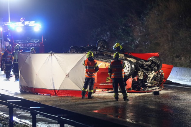 Ein Schwerverletzter bei Unfall eines Einsatzfahrzeuges auf Pyhrnautobahn in Ried im Traunkreis