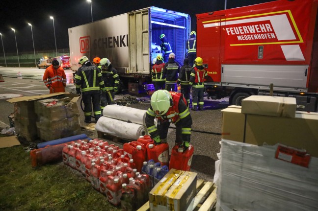 Brand mit Gefahrstoff: Drei Feuerwehren auf Innkreisautobahn bei Kematen am Innbach im Einsatz