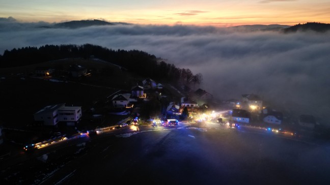 Neun Feuerwehren bei Brand in einem Wohnhaus in St. Veit im Mhlkreis im Einsatz