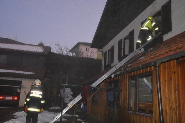 Neun Feuerwehren bei Brand in einem Wohnhaus in St. Veit im Mhlkreis im Einsatz