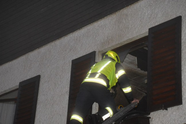 Neun Feuerwehren bei Brand in einem Wohnhaus in St. Veit im Mhlkreis im Einsatz