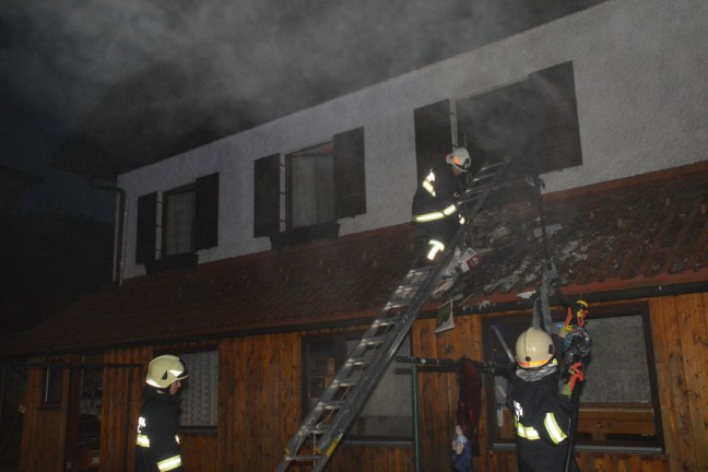 Neun Feuerwehren bei Brand in einem Wohnhaus in St. Veit im Mhlkreis im Einsatz