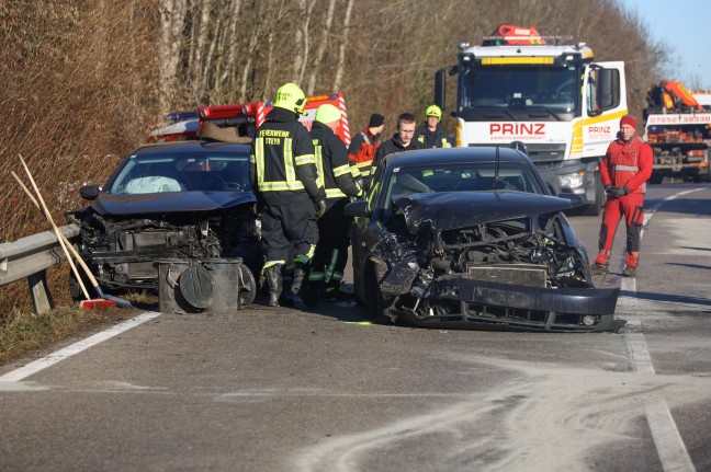 Drei teils Schwerverletzte bei schwerem Verkehrsunfall in Steyr-Grndberg