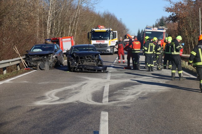 Drei teils Schwerverletzte bei schwerem Verkehrsunfall in Steyr-Grndberg