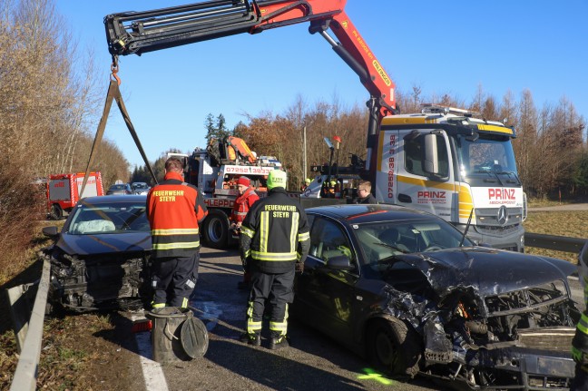 Drei teils Schwerverletzte bei schwerem Verkehrsunfall in Steyr-Grndberg