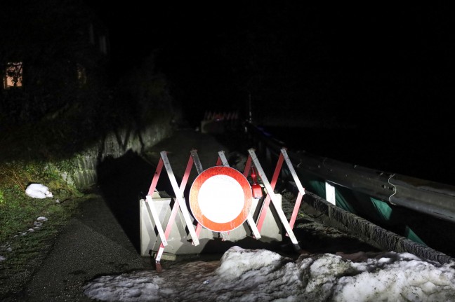 Einsatzkrfte zu Personenrettung nach Forstunfall in Hinzenbach alarmiert