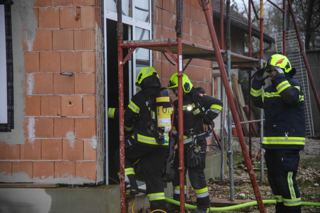 Vier Feuerwehren bei Brand im Keller eines Hauses in Pucking im Einsatz