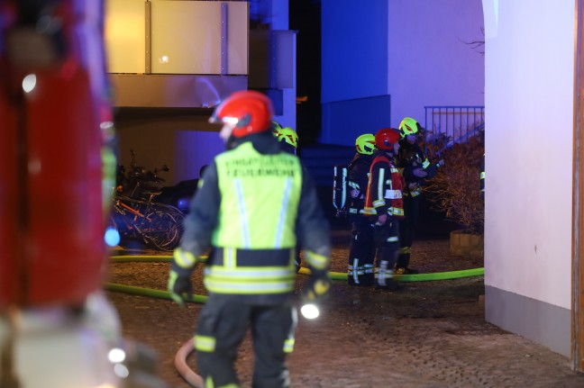 Kchenbrand im Dachgescho eines Mehrparteienwohngebudes in Schleiheim