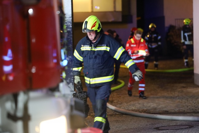 Kchenbrand im Dachgescho eines Mehrparteienwohngebudes in Schleiheim